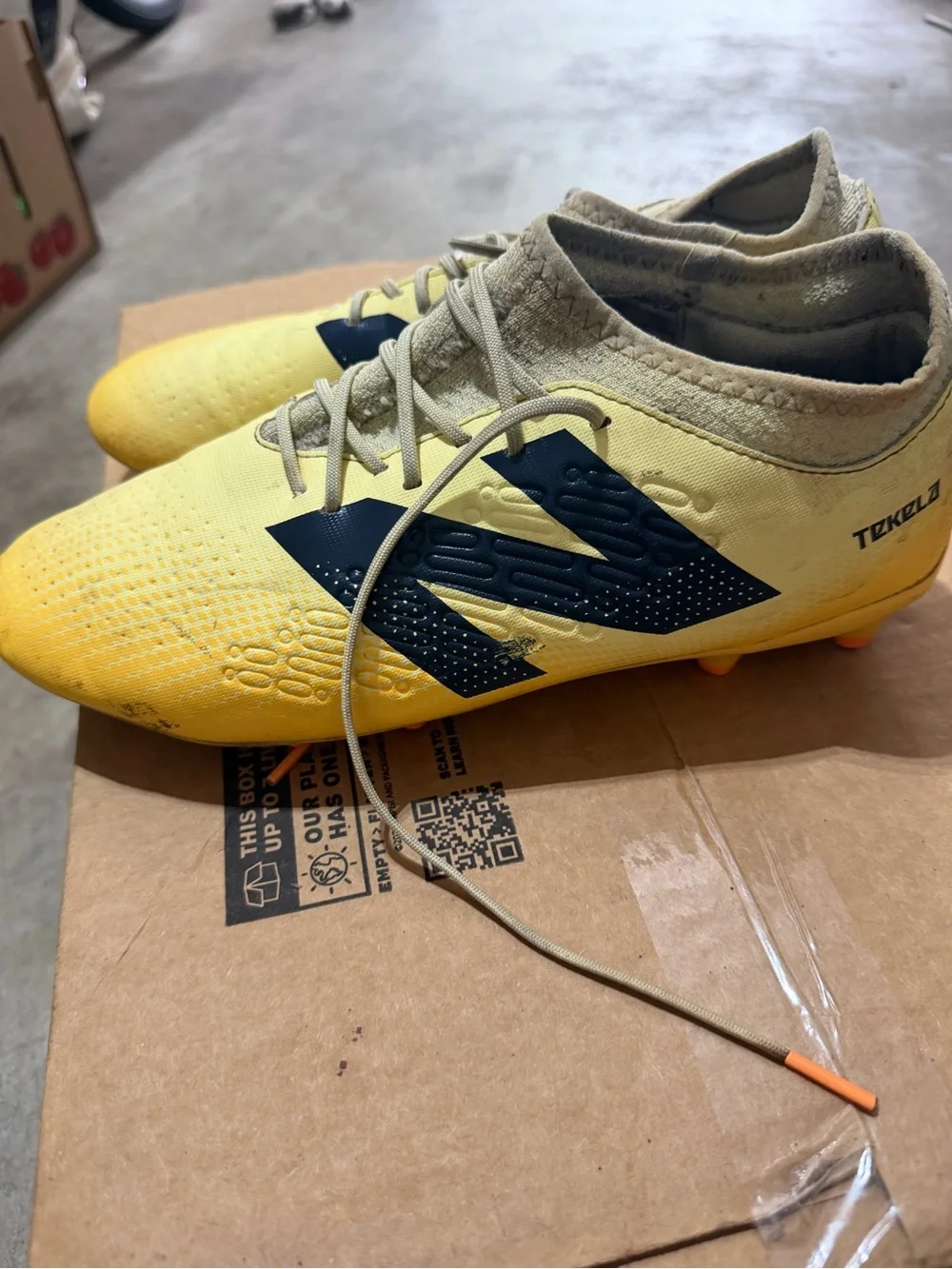 New Balance Yellow and Black Men's Athletic Soccer Shoes